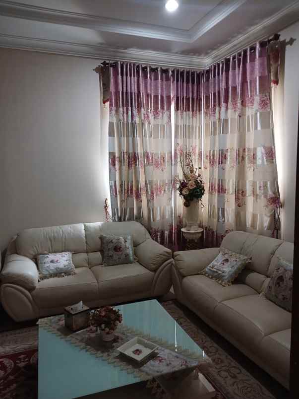 dijual cepat rumah mewah tengah kota