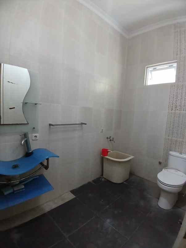dijual cepat rumah mewah tengah kota