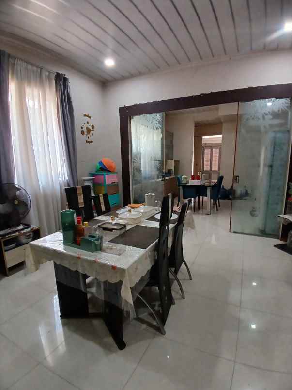 dijual cepat rumah mewah tengah kota