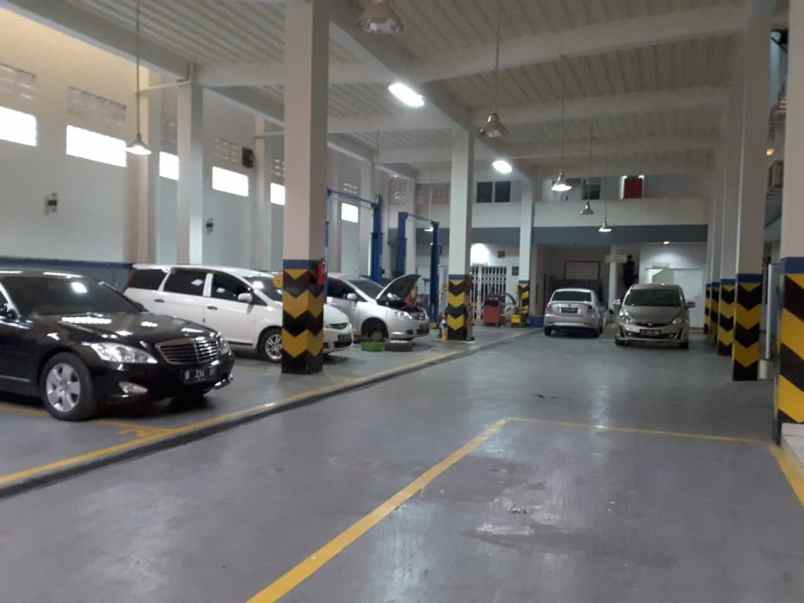 dijual cepat showroom ex proton didepok bu buru ya