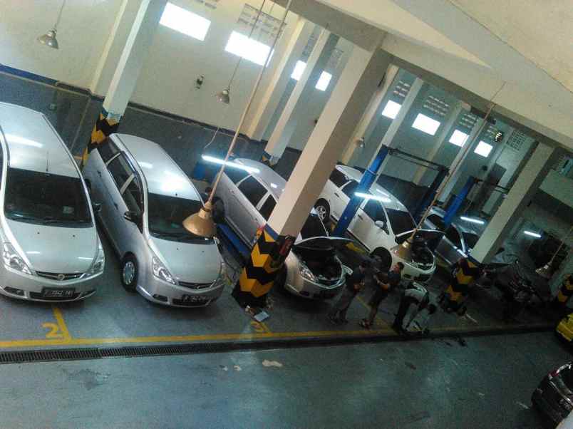 dijual cepat showroom ex proton didepok bu buru ya