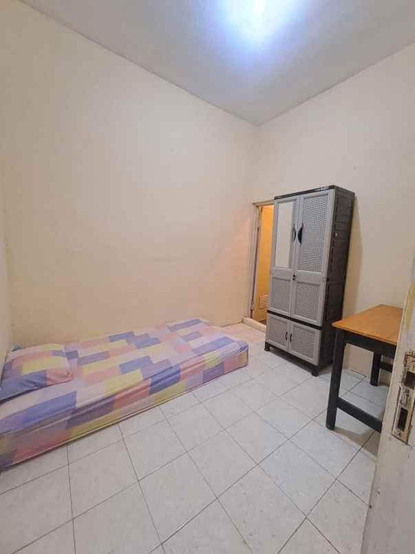 dijual kost jl sukabirus sukapura