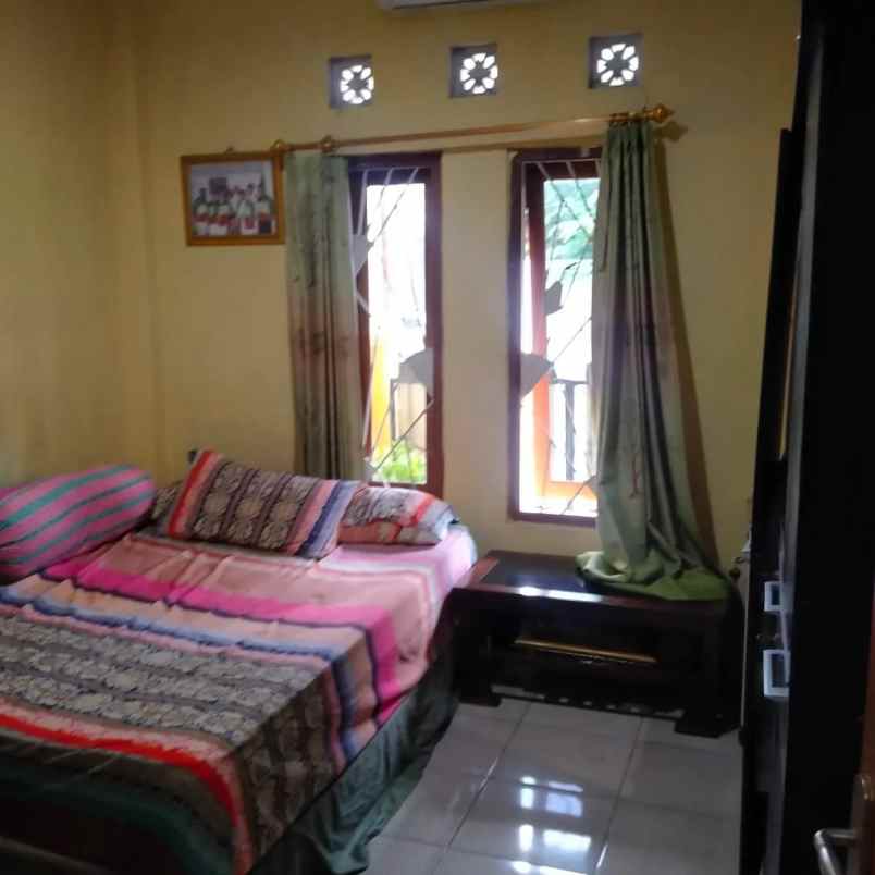 dijual kost jl veteran