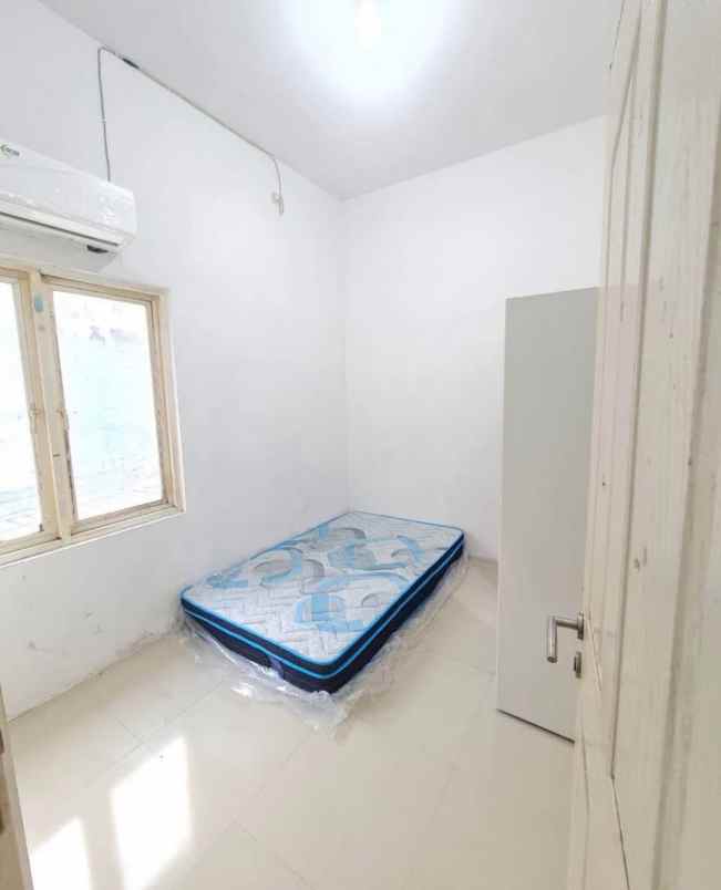 dijual kost siwalankerto kec wonocolo