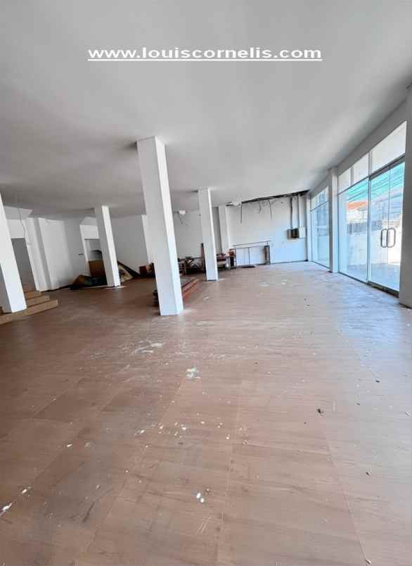 dijual murah ruko besar 3 lantai di sidakarya denpasar