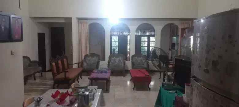 dijual murah rumah bangunan lama lokasi kebayoran lama