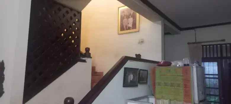 dijual murah rumah bangunan lama lokasi kebayoran lama