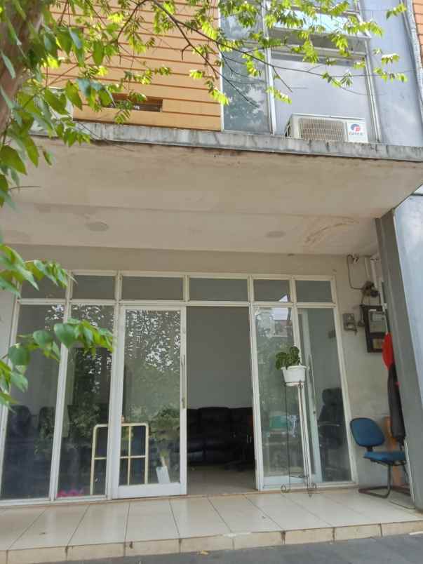 dijual ruko 3 lantai di kawasan depok cinere