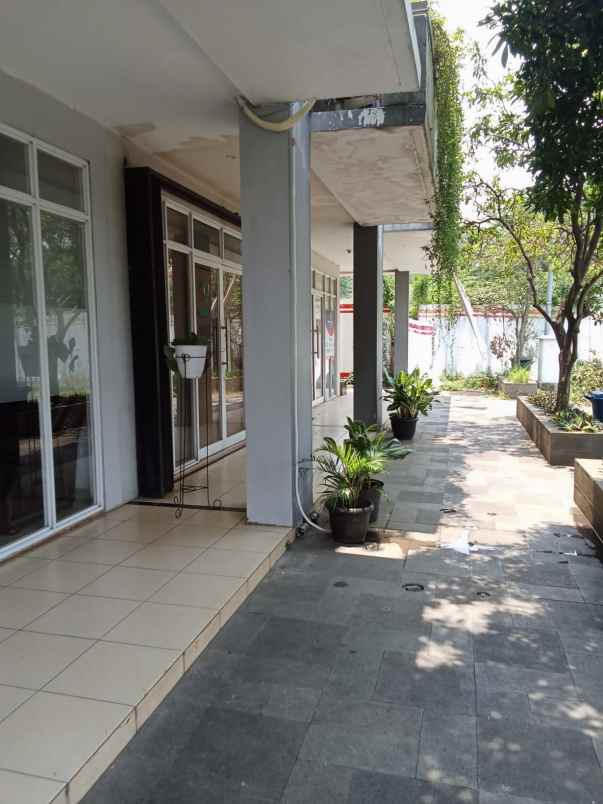 dijual ruko 3 lantai di kawasan depok cinere