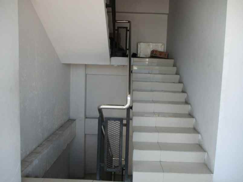 dijual ruko gudang kantor caturtunggal kec depok