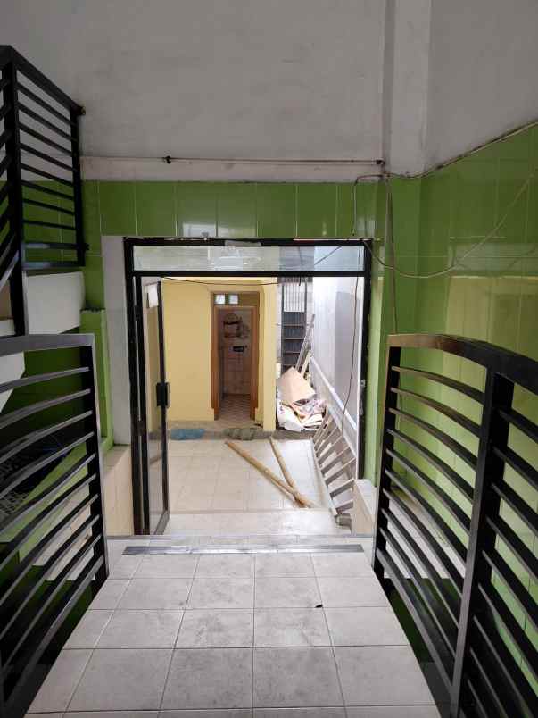 dijual ruko gudang kantor jl dr wahidin kebomas gresik