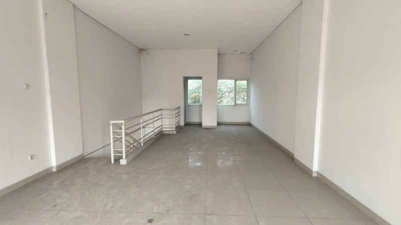dijual ruko gudang kantor jl raya teuku umar tambun