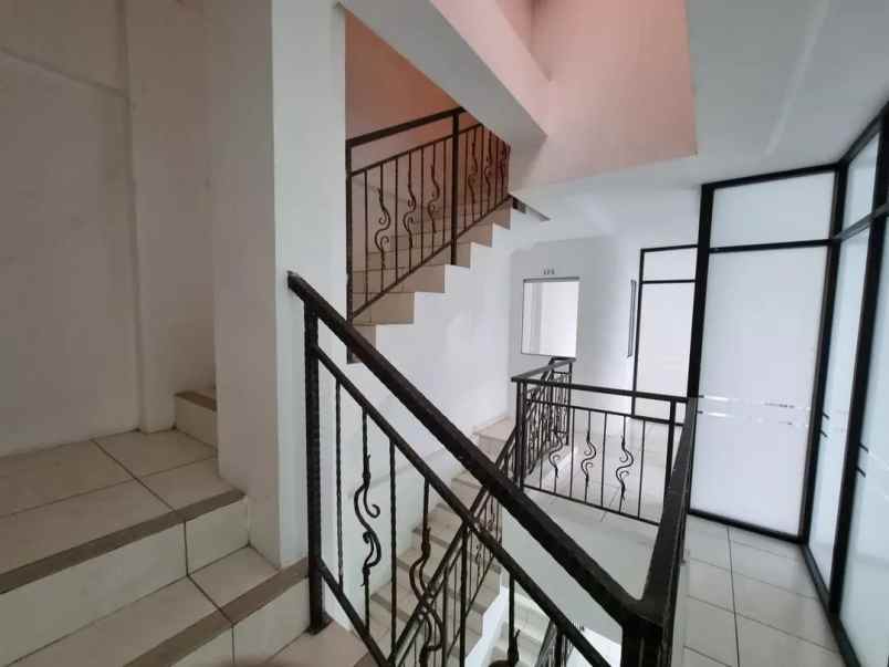 dijual ruko gudang kantor jl s parman