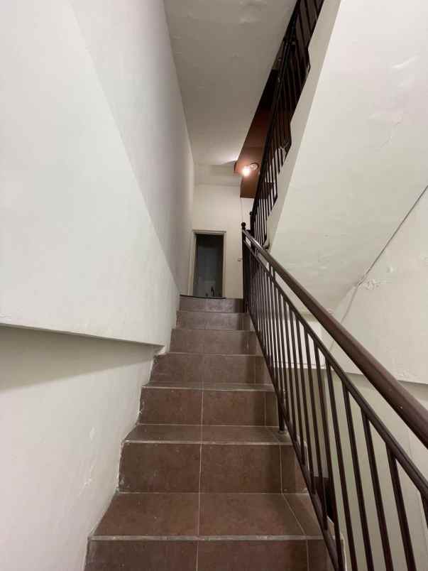 dijual ruko murah 3 lt lebar 8m nol jalan raya prapen