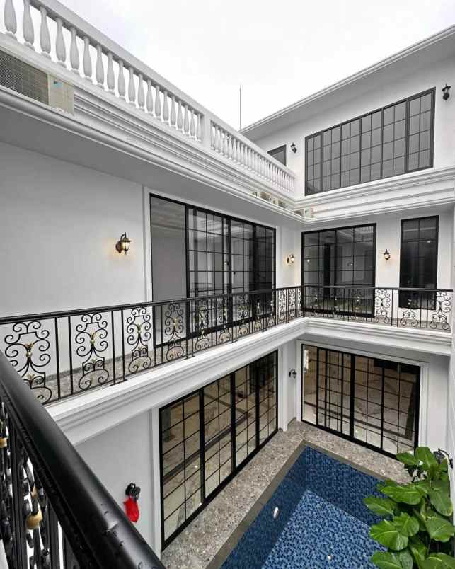 dijual rumah adhiyaksa lebak bulus