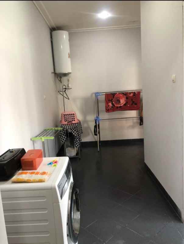 dijual rumah antapani