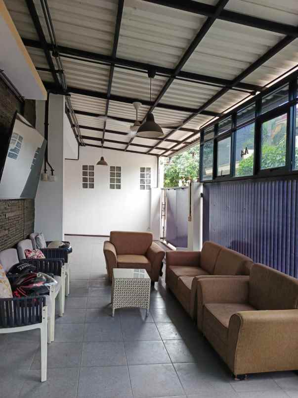dijual rumah antapani