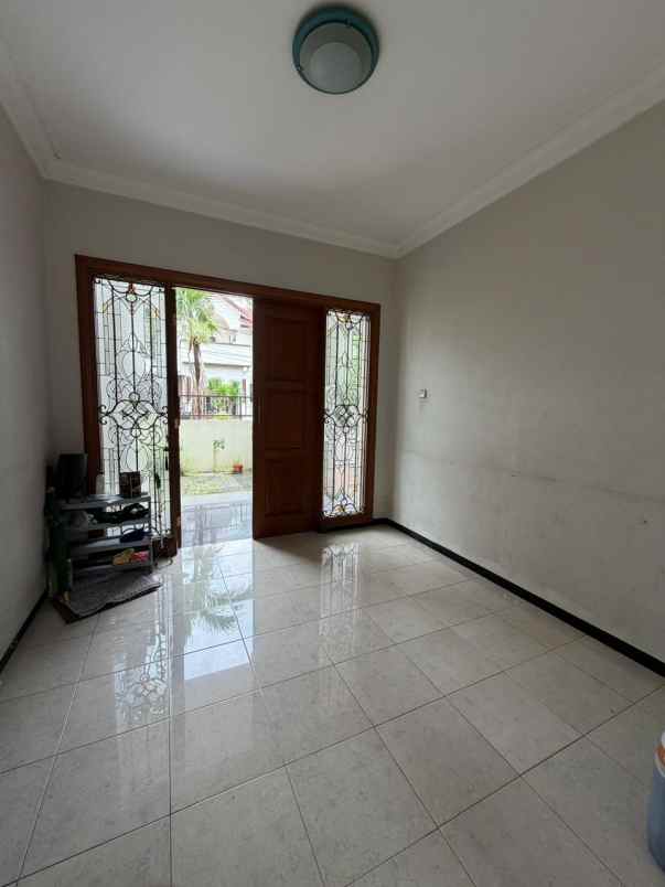 dijual rumah araya 1