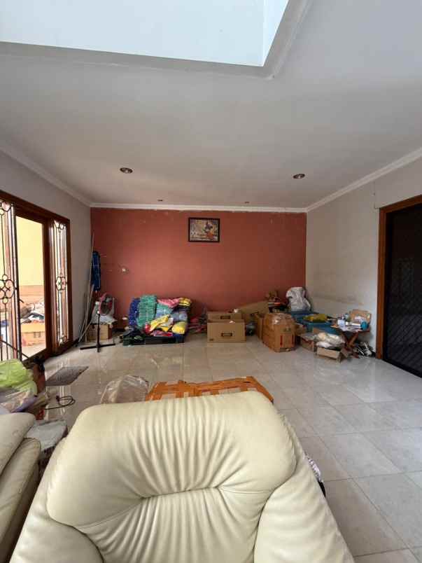 dijual rumah araya 1