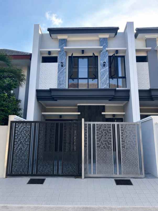 dijual rumah babatan pantai