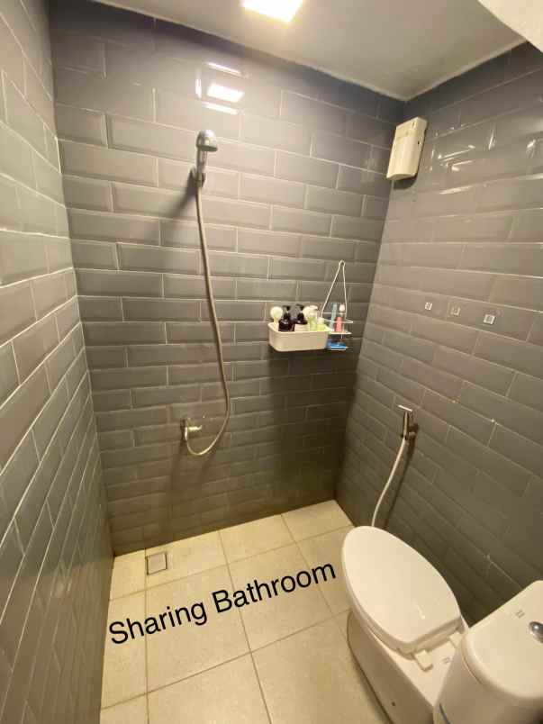 dijual rumah bagus anti banjir strategis