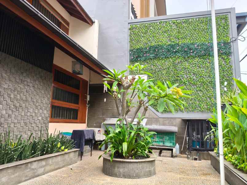 dijual rumah bagus di pulomas jakarta timur jakarta