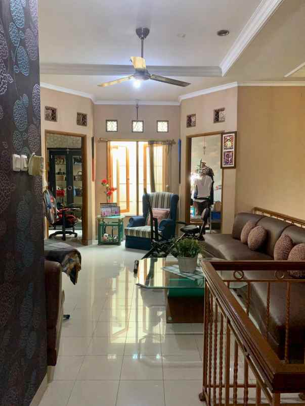 dijual rumah bagus di pulomas jakarta timur jakarta