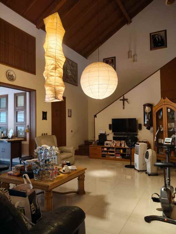 dijual rumah bagus di pulomas jakarta timur jakarta