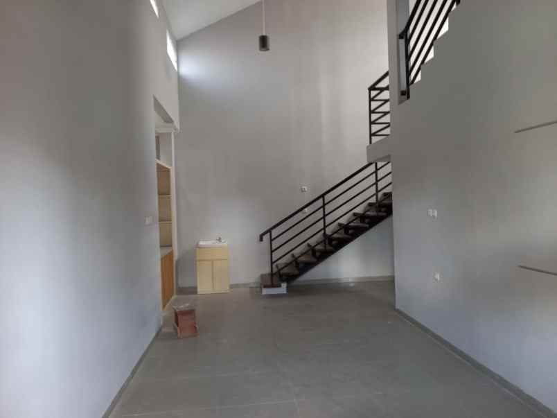 dijual rumah banyuanyar banjarsari surakarta