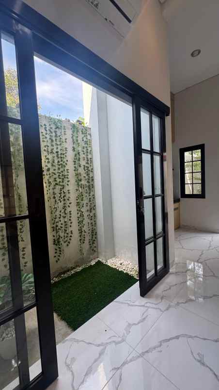 dijual rumah barat pasar cebongan