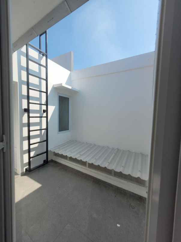 dijual rumah baru 3 5lantai di hibrida kelapa gading