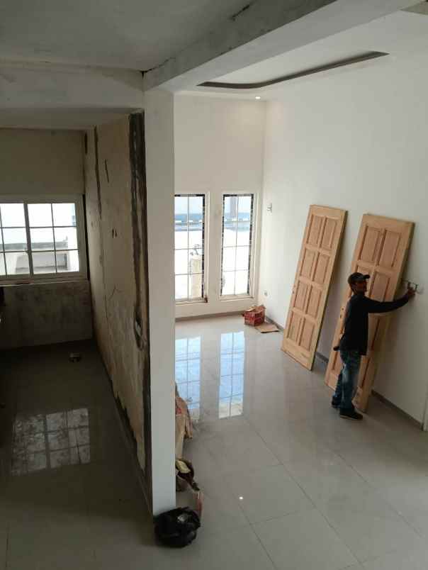 dijual rumah baru modern minimalis lokasi saawojajar