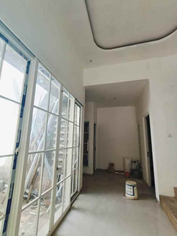 dijual rumah baru modern minimalis lokasi saawojajar