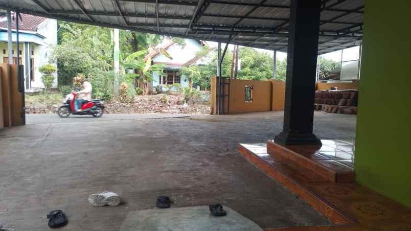 dijual rumah beber