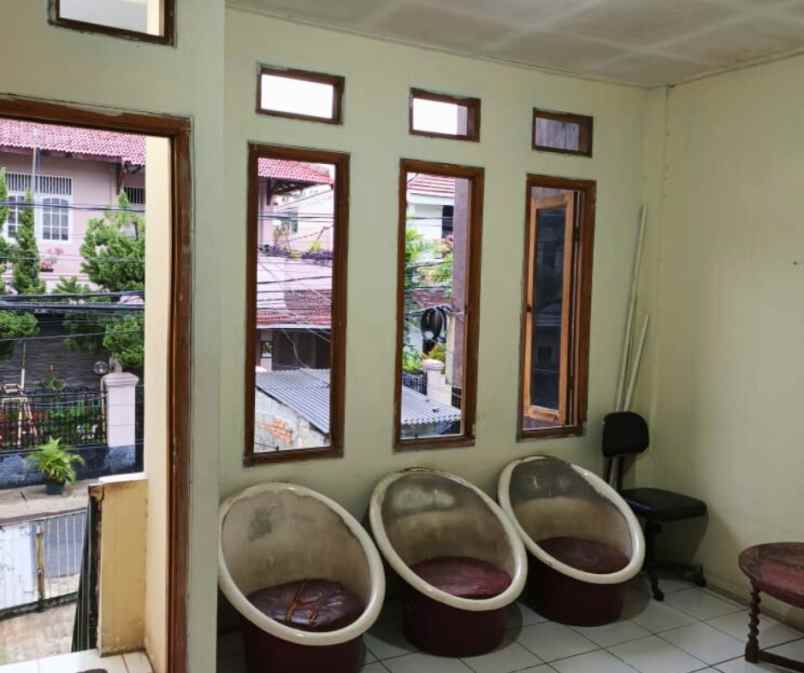 dijual rumah belakang menara bidakara