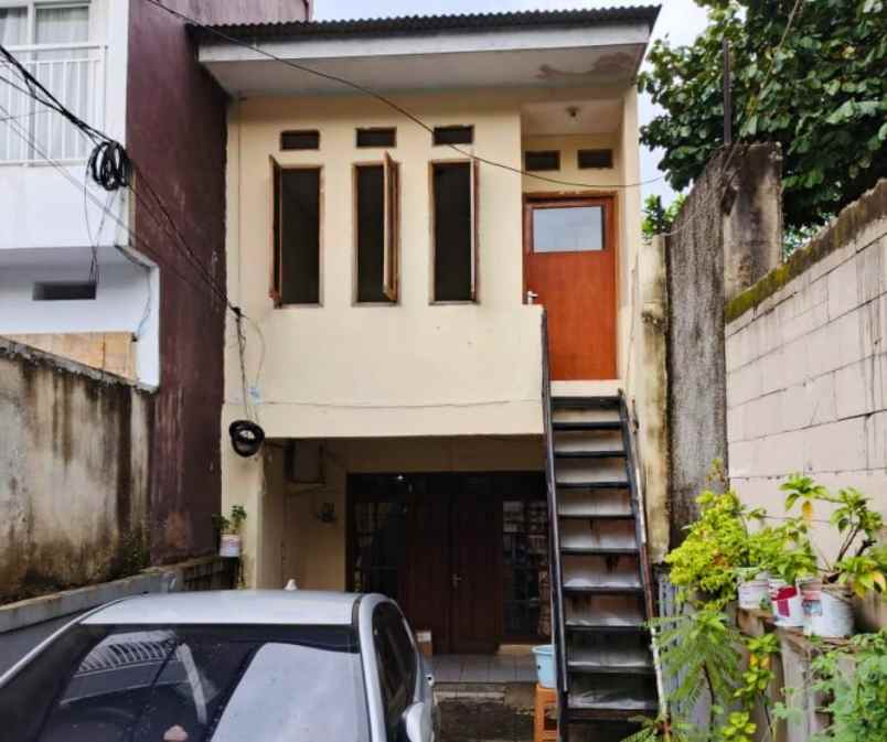 dijual rumah belakang menara bidakara