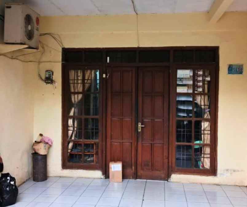 dijual rumah belakang menara bidakara