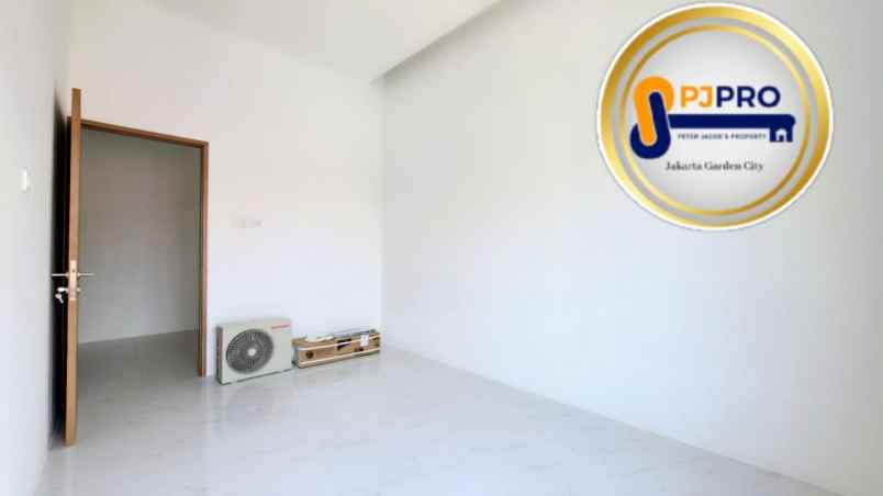 dijual rumah boulevard hijau