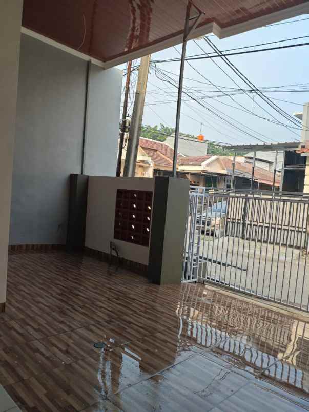 dijual rumah boulevard hijau kota