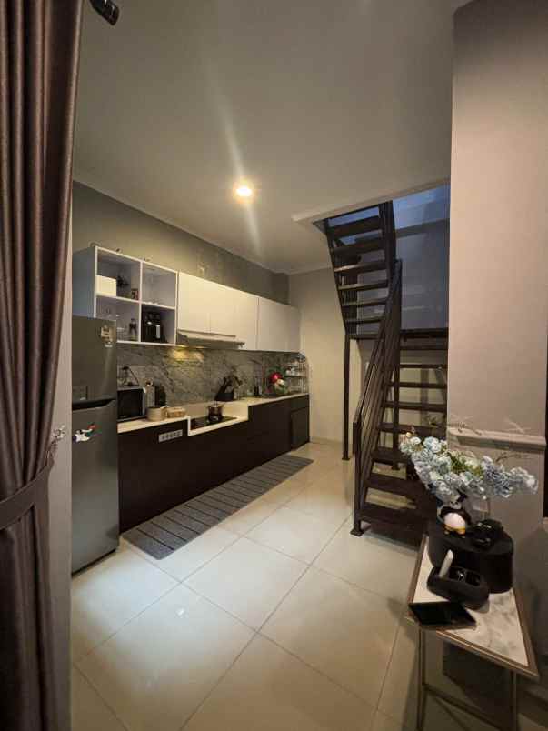 dijual rumah bsd city