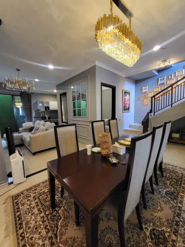 dijual rumah bsd city