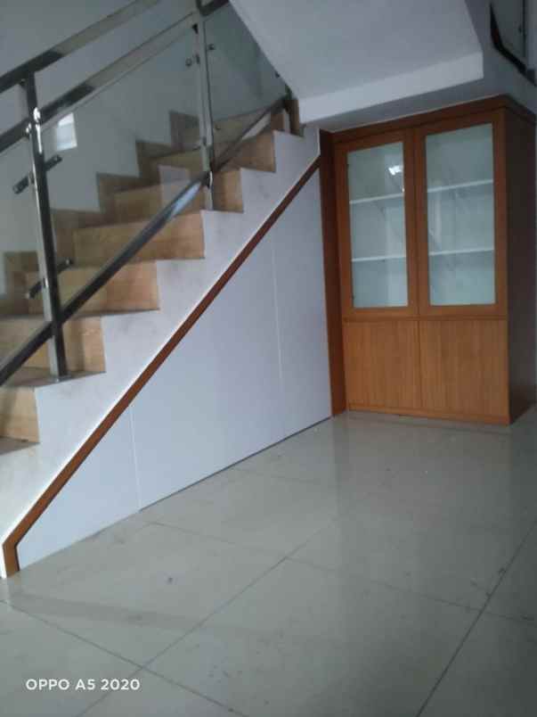 dijual rumah caringin bojong rawalumbu