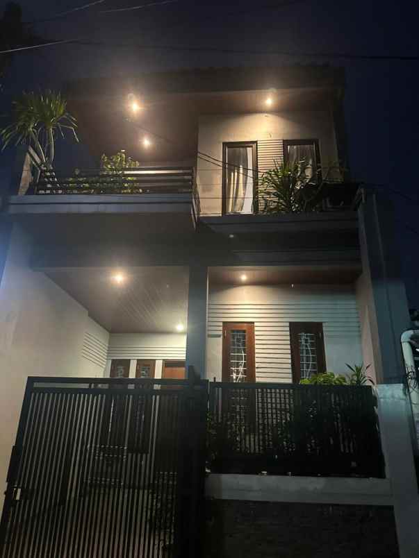 dijual rumah ciledug