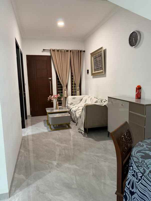 dijual rumah ciledug