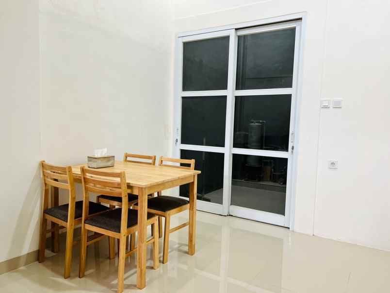 dijual rumah cinambo