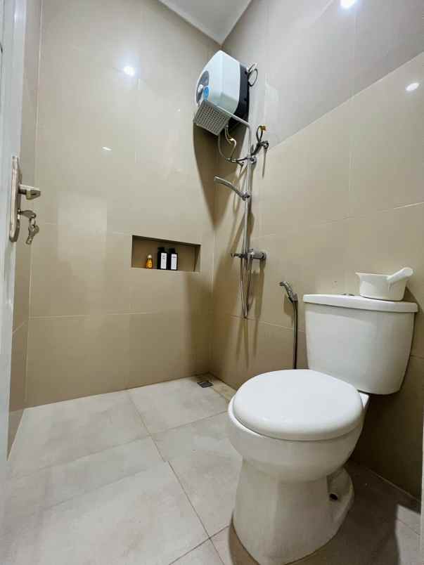 dijual rumah cinambo