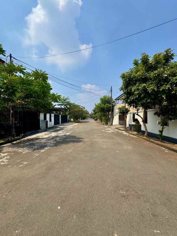 dijual rumah cinere estate