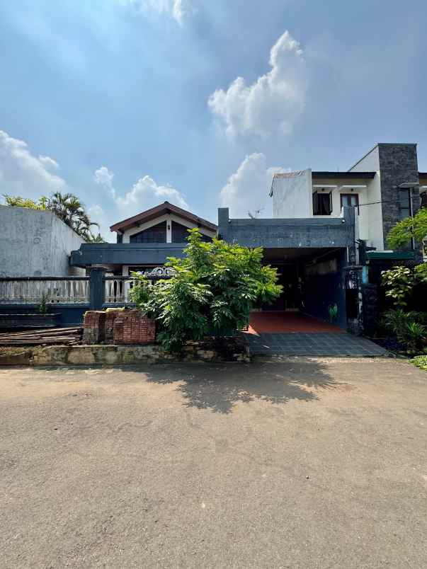 dijual rumah cinere estate