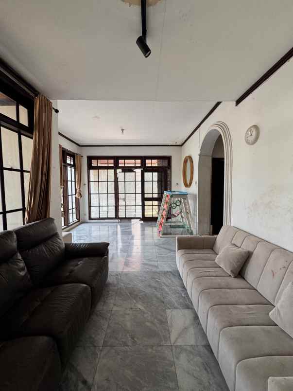 dijual rumah cinere estate