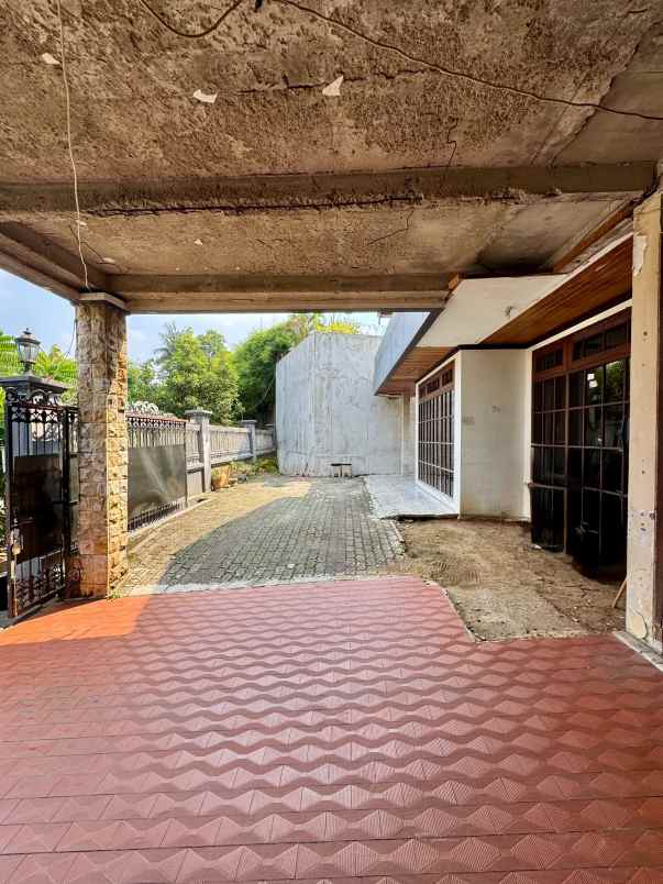 dijual rumah cinere estate